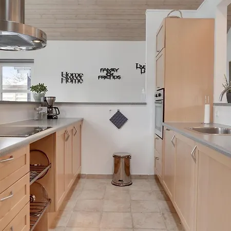 Vakantiehuis Thorwith - 150m From The Sea By Interhome