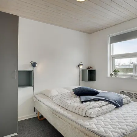 Thorwith - 150m From The Sea By Interhome *